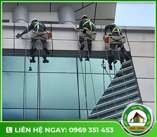 Sản phẩm Dv lau kinh — Vệ Sinh Nhà Xanh - Công Ty TNHH Dịch Vụ Vệ Sinh Nhà Xanh — MST 4300740108