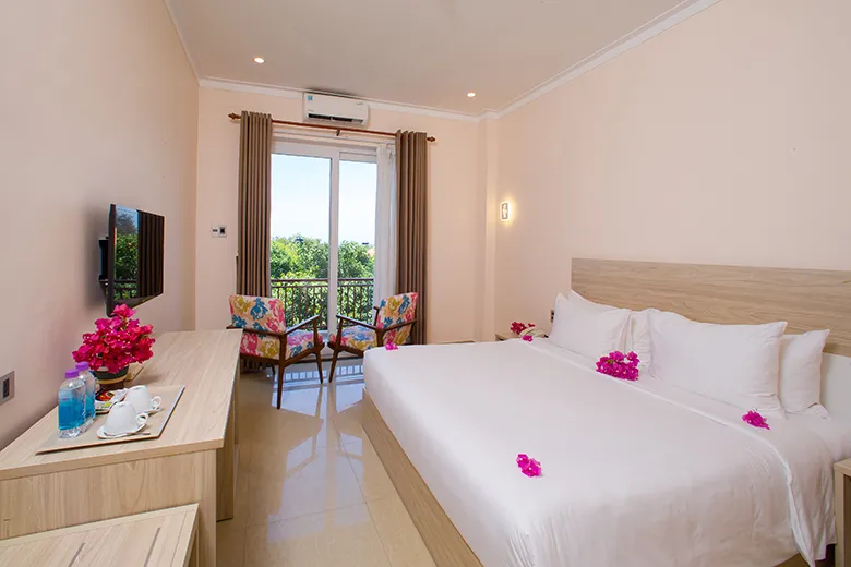 Sản phẩm Superior — Hòn Cò Cà Ná Resort - Công Ty TNHH Khu Du Lịch Hoàn Mỹ — MST 4500272030