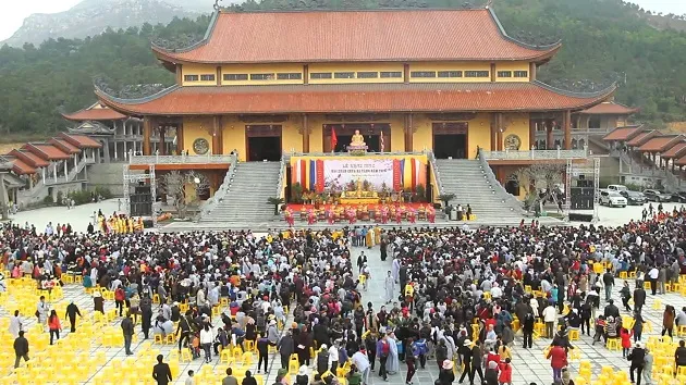 Sản phẩm thái nguyen yen tu thue xe 16 chõ — Công Ty TNHH Đầu Tư Du Lịch Hà Linh — MST 4601114908