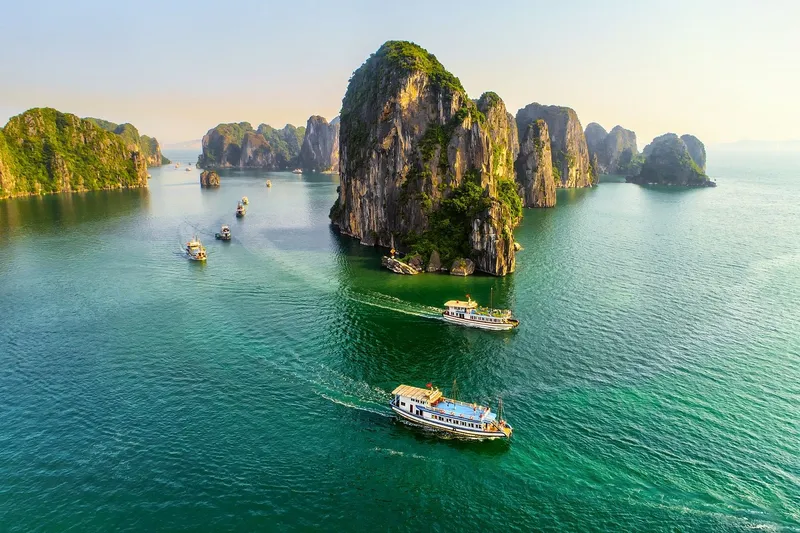 Sản phẩm ha long overview — Công Ty TNHH MTV Du Lịch Thiên Đường G.B.U — MST 5701642237