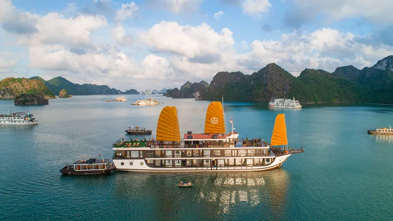 Sản phẩm cat ba cruise — Công Ty TNHH MTV Du Lịch Thiên Đường G.B.U — MST 5701642237