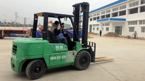 Sản phẩm 1515923505 cho thue xe nang xe cau tai ha long — Xe Nâng Quảng Ninh - Công Ty TNHH Đầu Tư Và Phát Triển Đức Trung — MST 5701799076