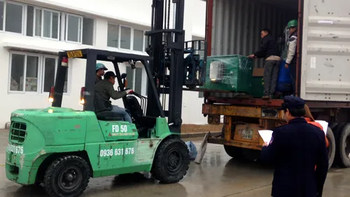 Sản phẩm 1515923733 cho thue xe nang xe cau tai mong cai — Xe Nâng Quảng Ninh - Công Ty TNHH Đầu Tư Và Phát Triển Đức Trung — MST 5701799076