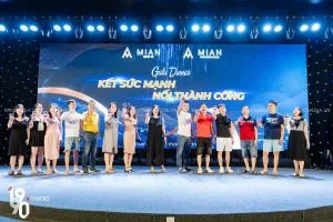 Sản phẩm Anh Gala Dinner Dep 31 300x200 — Công Ty TNHH 1990 Media — MST 5702033492