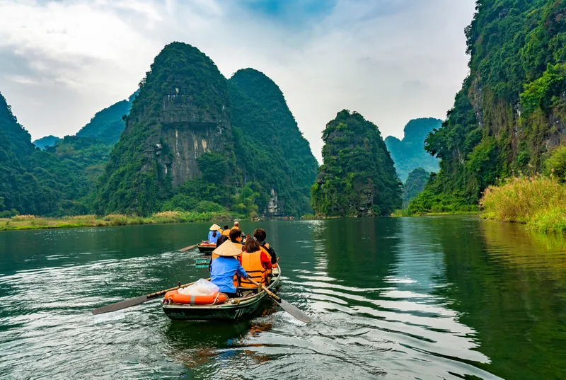 Sản phẩm du lich mien bac trang an — Công Ty TNHH Du Lịch Song Châu Đà Lạt — MST 5801179284