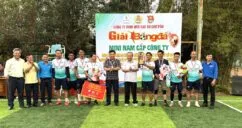 Sản phẩm Ban to chuc trao cup va co cho doi bong Nong truong Ia Phu dat chuc vo dich 1024x621 1 242x128 — Cao Su Chư Păh - Công Ty TNHH MTV Cao Su Chư Păh — MST 5900190507